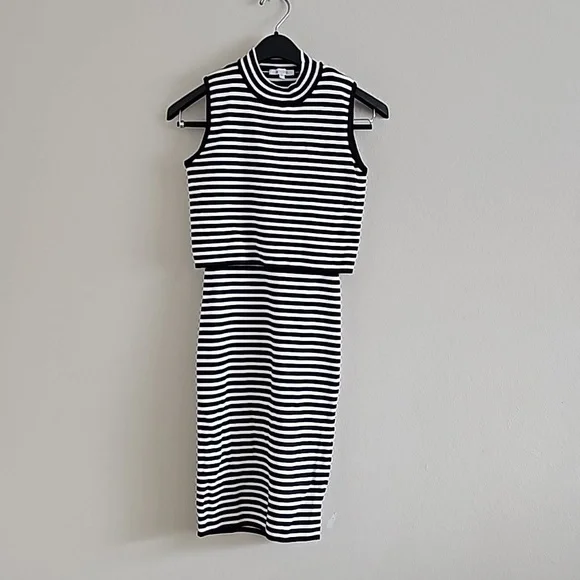 green emerald velvet dress Rihoas Square Neck Striped Midi Dress for Women, White / M main image 0